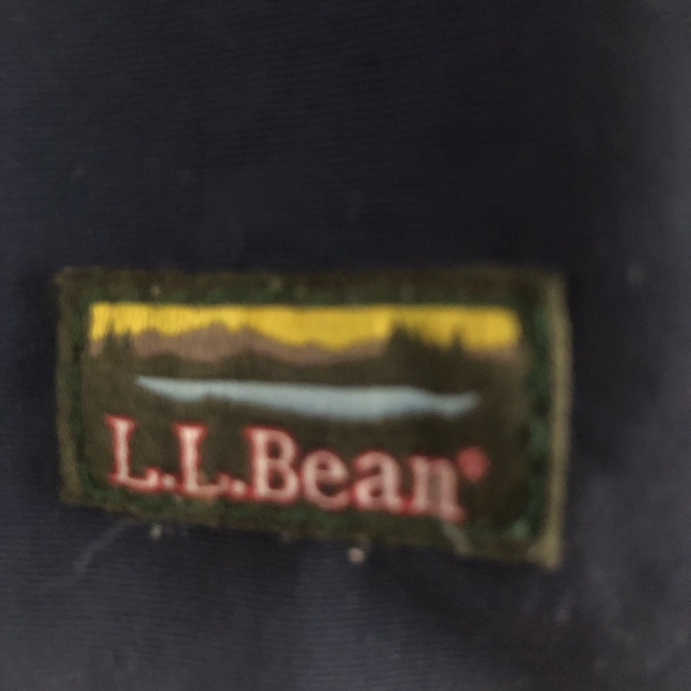 L.L. Bean Navy Logo Patch Bag Accent with Multicolor Embroidered Scene - Picture 2 of 4